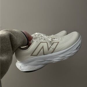 COPY - New balance fresh foam 1080 - women’s 9.5. White. Brand new
